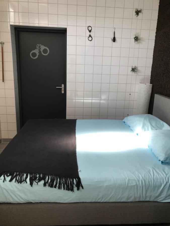 Voormalige Gevangenis Cel, B&B Gezond Aan Zee, Prive Gebruik Wellnestuin Met 5 Persoons Jacuzzi En Sauna Tegen Betaling Ouddorp Buitenkant foto